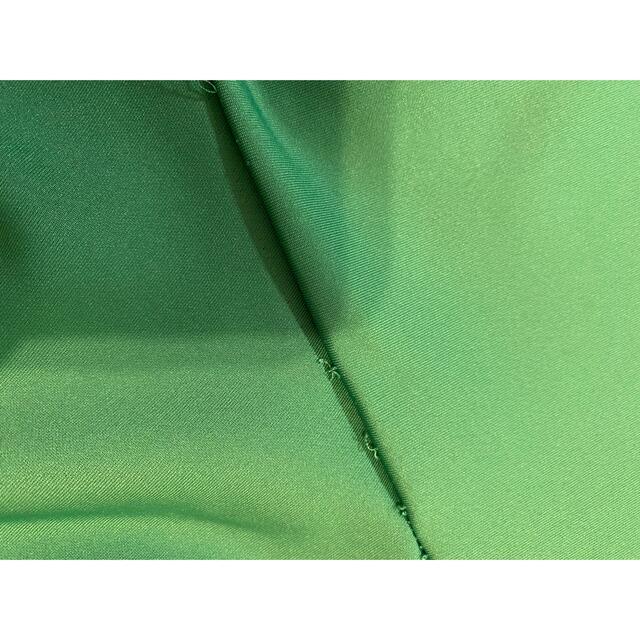 イレギュラーヘムスカート　UN3D アンスリード　スカート　グリーン　スリット レディースのスカート(ロングスカート)の商品写真