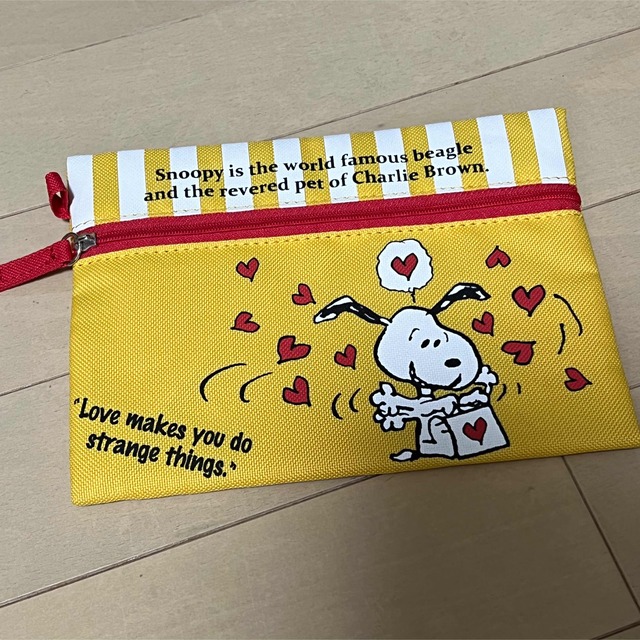 SNOOPY(スヌーピー)のスヌーピー　SNOOPY 未使用　ポーチ　小物入れ peanuts エンタメ/ホビーのおもちゃ/ぬいぐるみ(キャラクターグッズ)の商品写真