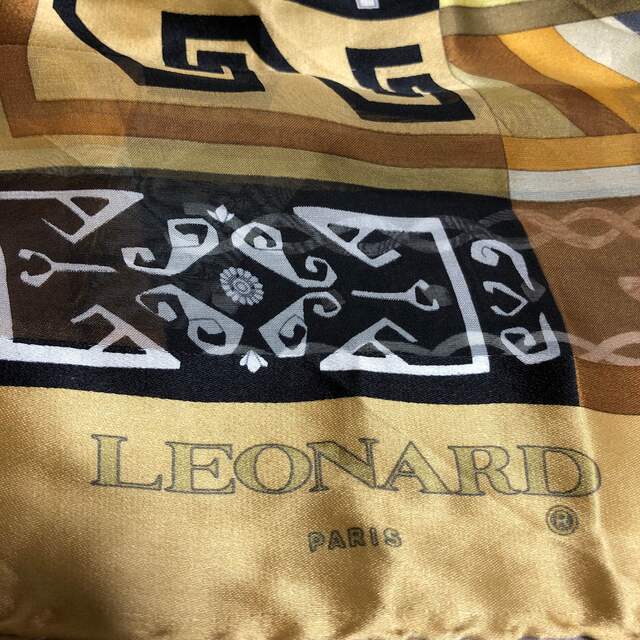 LEONARD(レオナール)のレオナール　スカーフ レディースのファッション小物(バンダナ/スカーフ)の商品写真