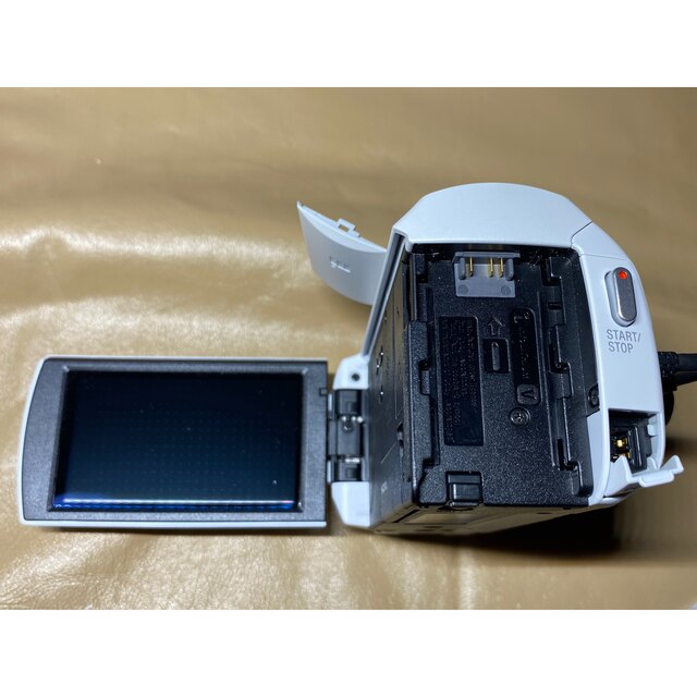 SONY(ソニー)のSONY HDR-CX680(W) 2017/10購入　使用時間1時間未満　美品 スマホ/家電/カメラのカメラ(ビデオカメラ)の商品写真