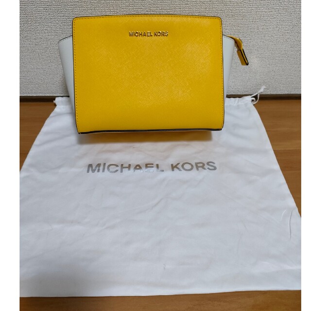 Michael Kors(マイケルコース)のMichael kors　マイケルコース　ショルダーバッグ　黄色 レディースのバッグ(ショルダーバッグ)の商品写真