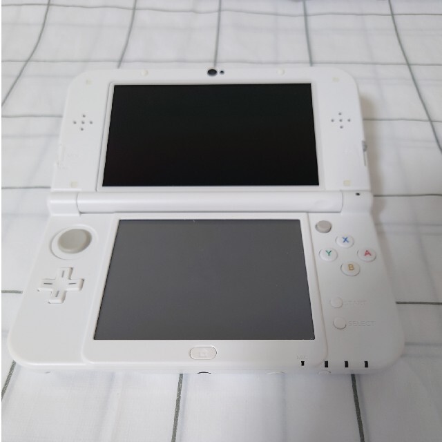 「Newニンテンドー3DS LL パールホワイト」