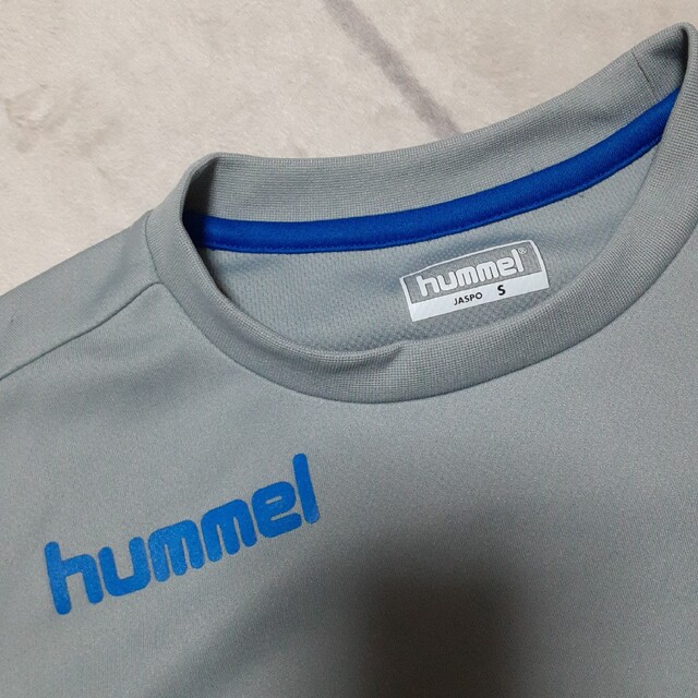 hummel(ヒュンメル)のhummel　Tシャツ　Sサイズ スポーツ/アウトドアのサッカー/フットサル(ウェア)の商品写真