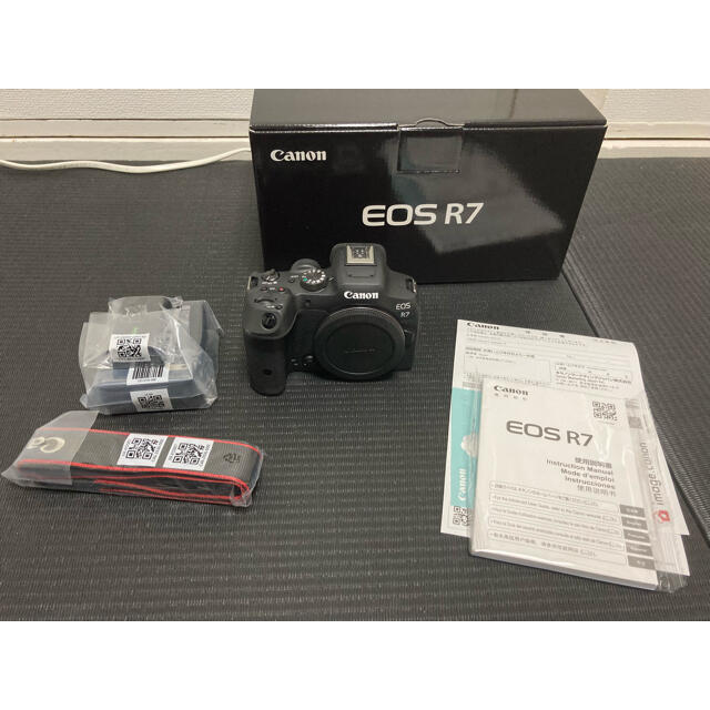 超激安 Canon - ボディ デジタルカメラ R7 EOS 【超美品】Canon ミラーレス一眼 超激安 Canon - ボディ デジタルカメラ R7 EOS 【超美品】Canon ミラーレス一眼