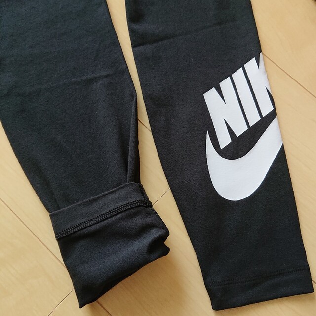 NIKE(ナイキ)の新品 NIKE レディース S レギンス ナイキ レディースのレッグウェア(レギンス/スパッツ)の商品写真