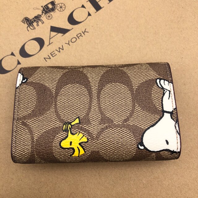 COACH(コーチ)の【COACH X PEANUTS】ファイブ リング キー ケース・スヌーピー レディースのファッション小物(キーケース)の商品写真