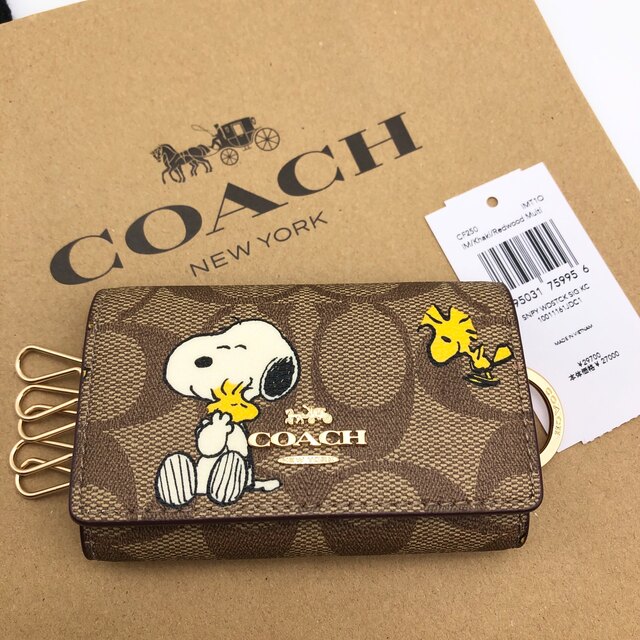 COACH(コーチ)の【COACH X PEANUTS】ファイブ リング キー ケース・スヌーピー レディースのファッション小物(キーケース)の商品写真