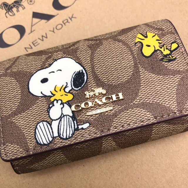 COACH(コーチ)の【COACH X PEANUTS】ファイブ リング キー ケース・スヌーピー レディースのファッション小物(キーケース)の商品写真