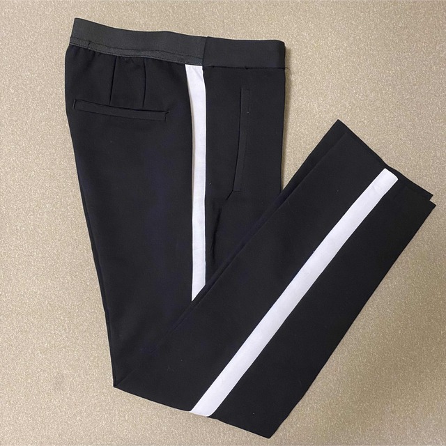 ZARA - ZARA サイドラインパンツ XSの通販 by 410|ザラならラクマ ZARA - ZARA サイドラインパンツ XSの通販 by 410|ザラならラクマ