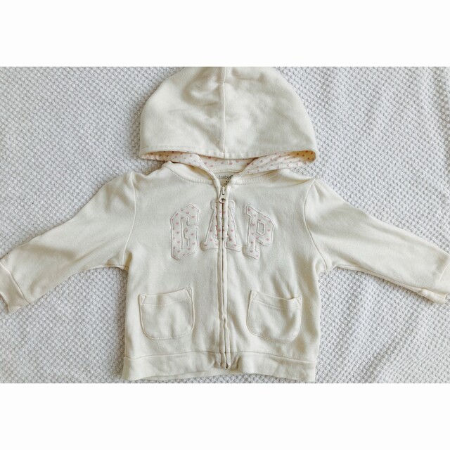 babyGAP(ベビーギャップ)の【baby GAP】80パーカー キッズ/ベビー/マタニティのベビー服(~85cm)(トレーナー)の商品写真