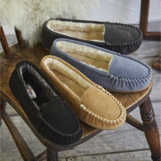 ミネトンカ(Minnetonka)の【新品】ミネトンカ　ケイベネチアン　モカシン　ボア(スリッポン/モカシン)