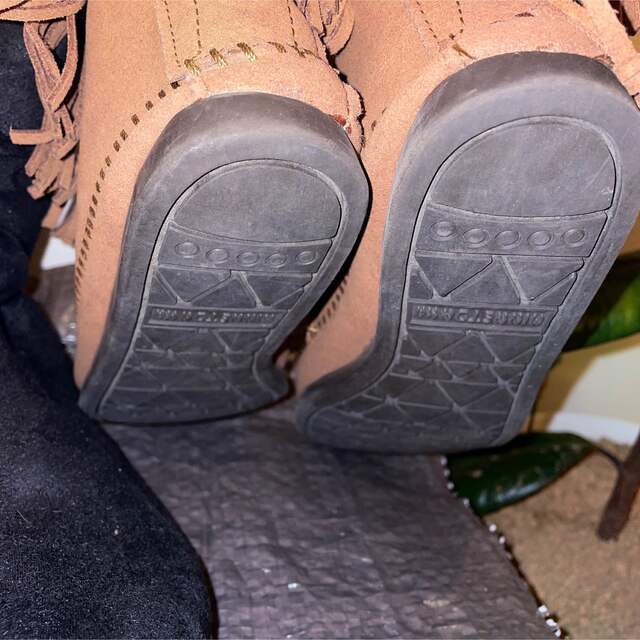 Minnetonka(ミネトンカ)のミネトンカ× earth music&ecology    黒ブーツ付き　23㎝ レディースの靴/シューズ(ブーツ)の商品写真