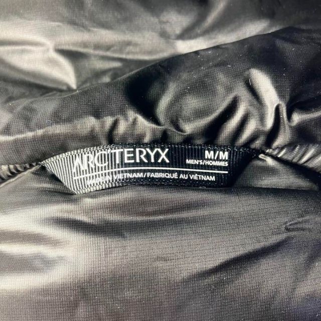 ARC'TERYX(アークテリクス)の新品 アークテリクス ソリウムAR フーディ Thorium AR ブラック M メンズのジャケット/アウター(ダウンジャケット)の商品写真