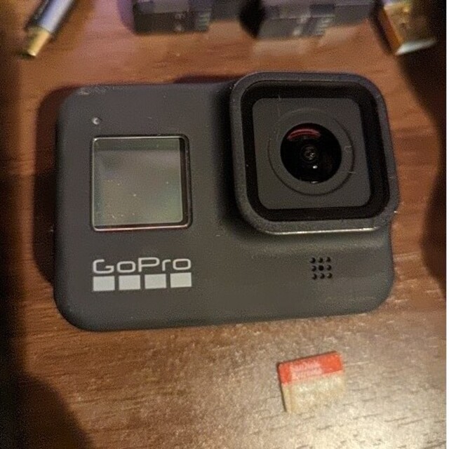 GoPro(ゴープロ)の【お得セット】GoPro HERO8 BLACK SD 128g付 スマホ/家電/カメラのカメラ(ビデオカメラ)の商品写真