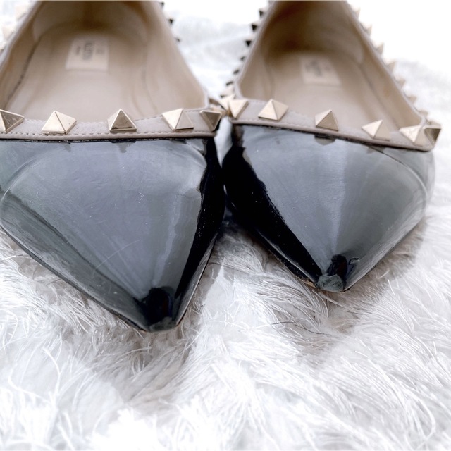 valentino garavani(ヴァレンティノガラヴァーニ)のVALENTINO ヴァレンティノ ロックスターズ　フラットシューズ　パンプス レディースの靴/シューズ(バレエシューズ)の商品写真