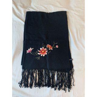 ヴィヴィアンタム(VIVIENNE TAM)のVivienne Tam ヴィヴィアンタム刺繍入りシルク　カシミヤストール(ストール/パシュミナ)