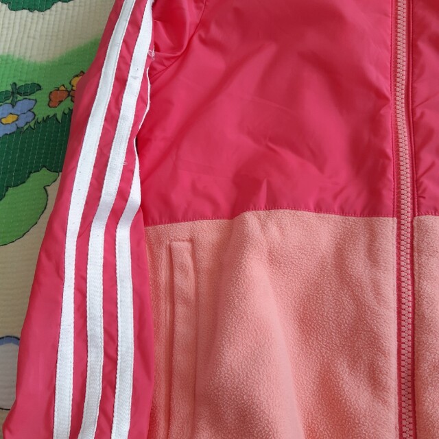 adidas(アディダス)のアディダスリバーシブルパーカー キッズ/ベビー/マタニティのキッズ服女の子用(90cm~)(ジャケット/上着)の商品写真