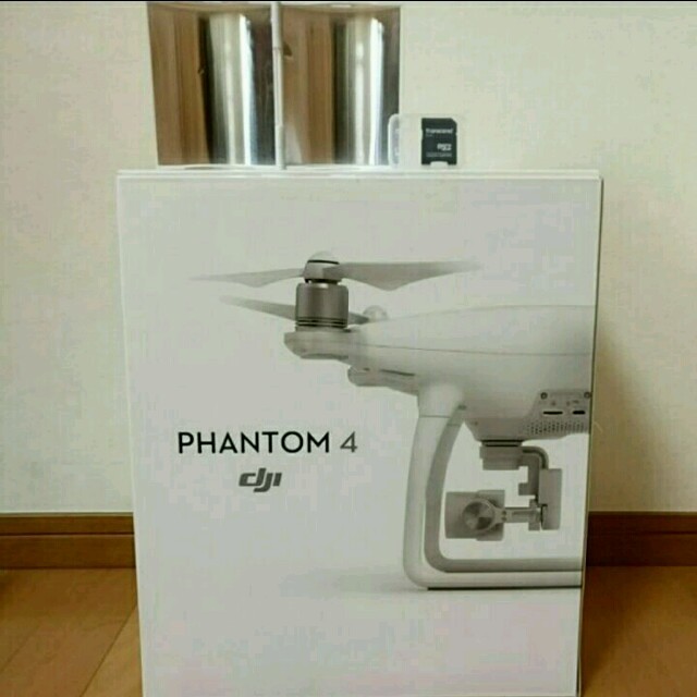 DJI PHANTOM 4 アンテナブースター付き、SDカード64GB エンタメ/ホビーのテーブルゲーム/ホビー(その他)の商品写真