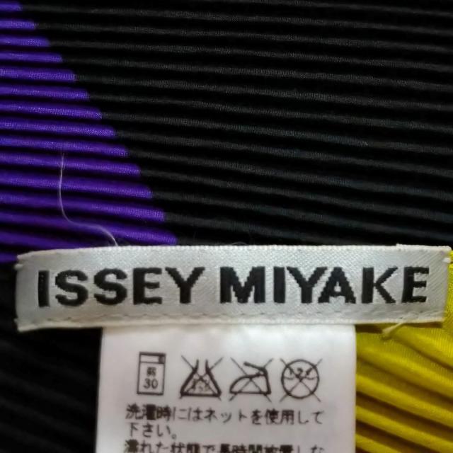 ISSEY MIYAKE(イッセイミヤケ)のイッセイミヤケ ストール(ショール) - レディースのファッション小物(マフラー/ショール)の商品写真