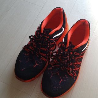 ナイキ(NIKE)のエアマックス  6Y ブラック×蛍光オレンジ(スニーカー)