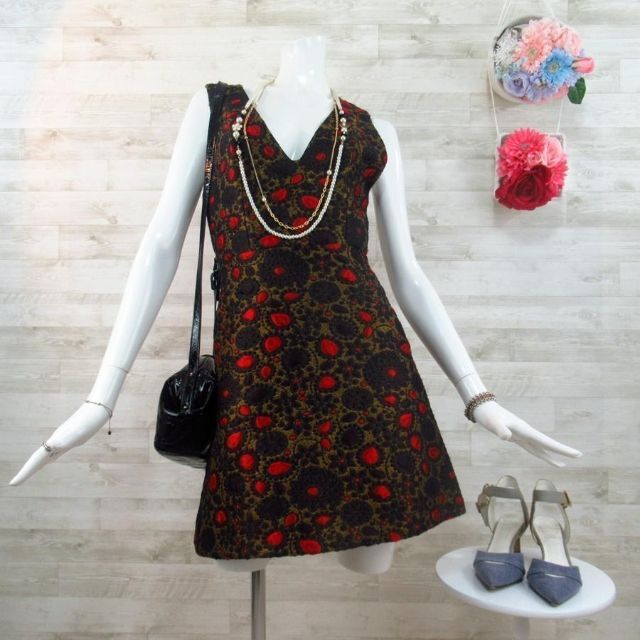 未使用超レア品】Alice+Oliviaお花モチーフ刺繍シルクワンピース 黒-