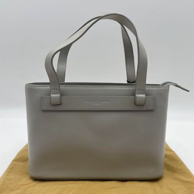 Balenciaga - 未使用に近い✨バレンシアガ ハンドバッグ ロゴ型押し