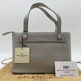 バレンシアガ(Balenciaga)の未使用に近い✨バレンシアガ ハンドバッグ ロゴ型押し レザー グレー 付属品付き(ハンドバッグ)