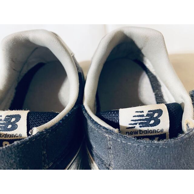 New Balance(ニューバランス)の極美品⭐️NEW BALANCE ネイビー×シルバーYV996CNV  21cm キッズ/ベビー/マタニティのキッズ靴/シューズ(15cm~)(スニーカー)の商品写真