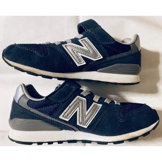 ニューバランス(New Balance)の極美品⭐️NEW BALANCE ネイビー×シルバーYV996CNV  21cm(スニーカー)