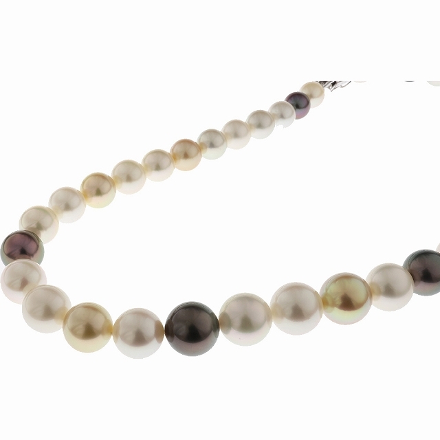 MIKIMOTO(ミキモト)の(美品)ミキモト MIKIMOTO マルチカラー パール ネックレス K18 WG × マルチカラーパール 糸交換済 8961 レディースのアクセサリー(ネックレス)の商品写真