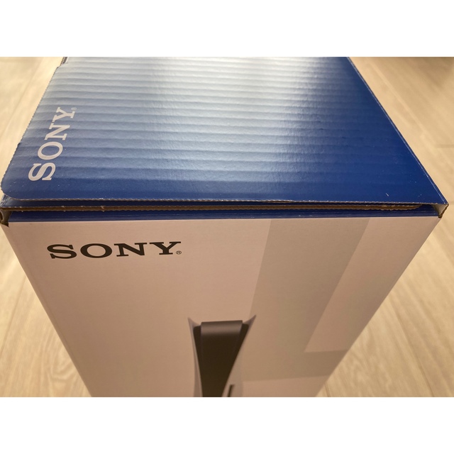 SONY(ソニー)の【新品・未開封】PlayStation5 本体 CFI-1100A01 エンタメ/ホビーのゲームソフト/ゲーム機本体(家庭用ゲーム機本体)の商品写真