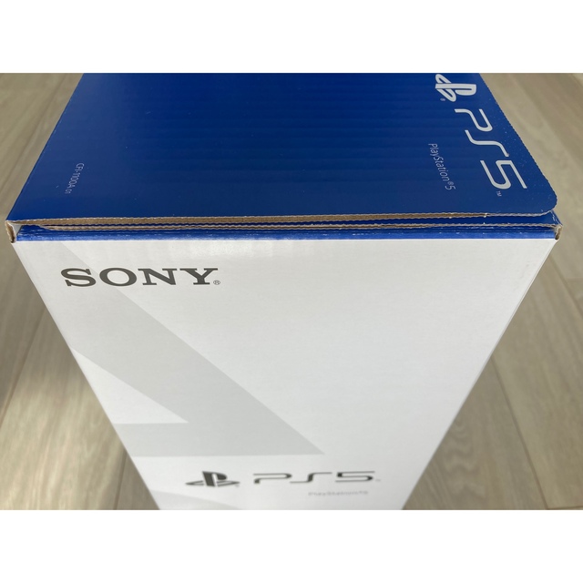 SONY(ソニー)の【新品・未開封】PlayStation5 本体 CFI-1100A01 エンタメ/ホビーのゲームソフト/ゲーム機本体(家庭用ゲーム機本体)の商品写真