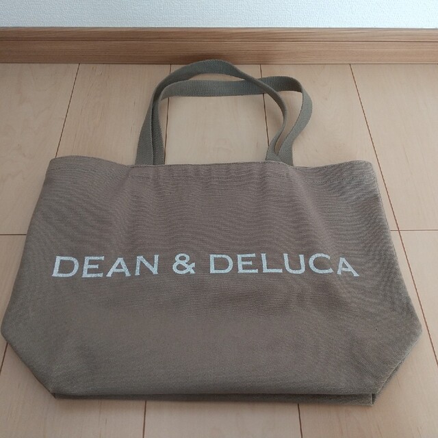 DEAN & DELUCA(ディーンアンドデルーカ)のディーン&デルーカ  チャリティートート  Lサイズ  中古 レディースのバッグ(トートバッグ)の商品写真
