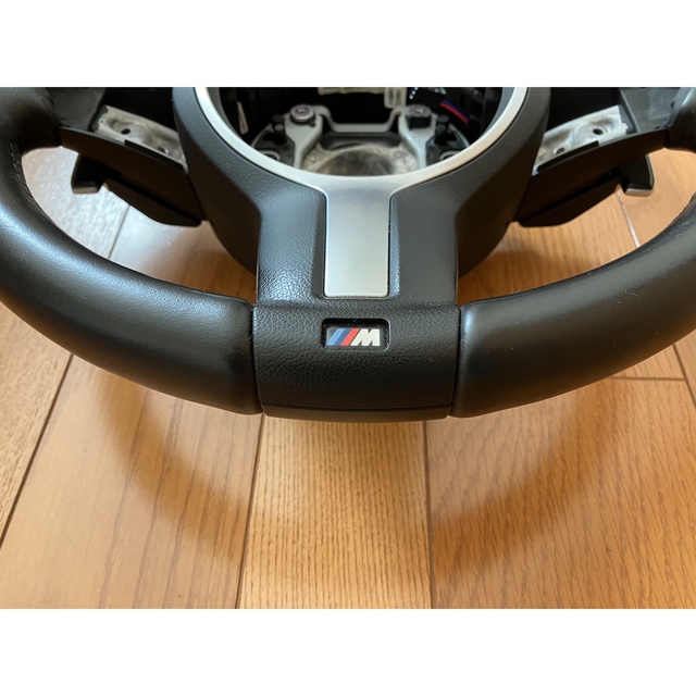 BMW(ビーエムダブリュー)のBMW　純正ステアリング　Mスポーツ　パドルシフト 自動車/バイクの自動車(車種別パーツ)の商品写真