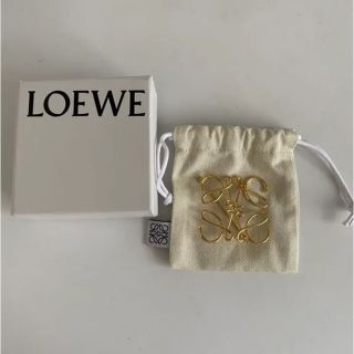 ロエベ(LOEWE)のロエベ　アナグラム　ブローチ　ゴールド(ブローチ/コサージュ)