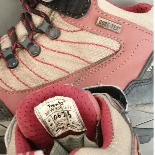 Treksta(トレクスタ)の子供用登山靴(21cm)トレクスタ スポーツ/アウトドアのアウトドア(登山用品)の商品写真