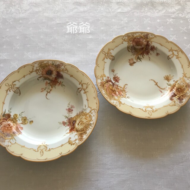 マイセン 金彩小花散らしバター入れ-