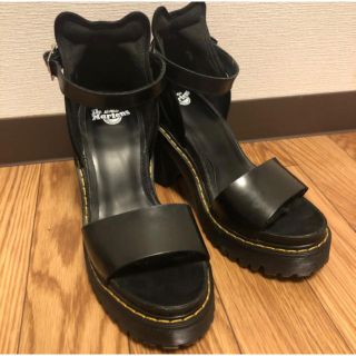 Dr.Martens(サンダル)のフリマアイテム一覧 Dr.Martens(サンダル)のフリマアイテム一覧