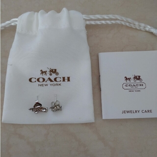 コーチ(COACH)のCOACH　ピアス　巾着付(ピアス)