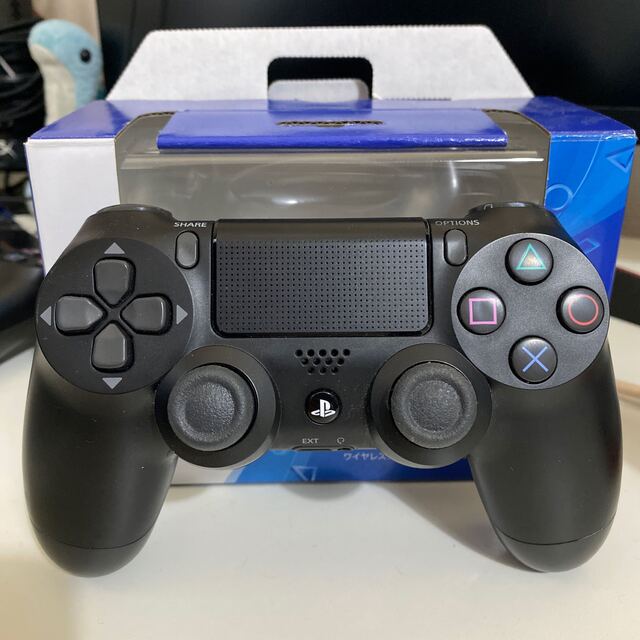 PlayStation4(プレイステーション4)のps4 コントローラー　純正 エンタメ/ホビーのゲームソフト/ゲーム機本体(家庭用ゲーム機本体)の商品写真