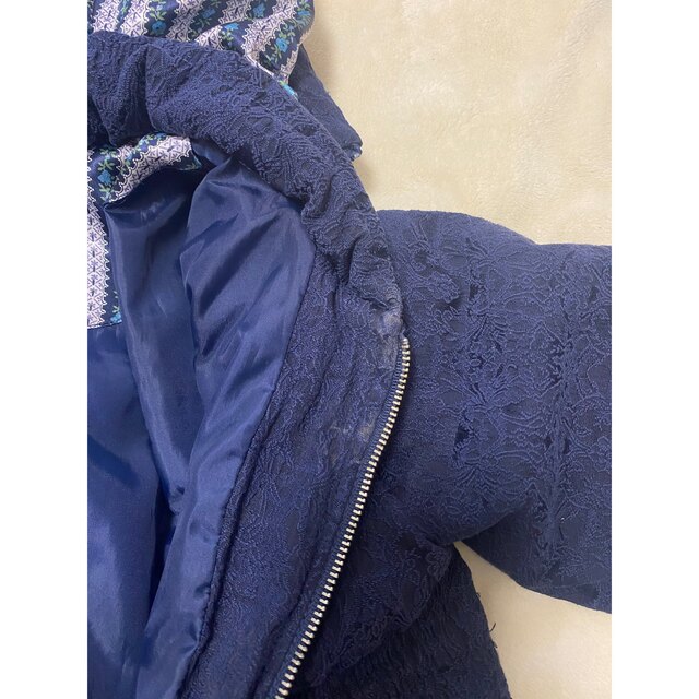 ANNA SUI mini(アナスイミニ)のアナスイミニ　110 ダウン コート　ジャケット　総レース　ネイビー キッズ/ベビー/マタニティのキッズ服女の子用(90cm~)(コート)の商品写真