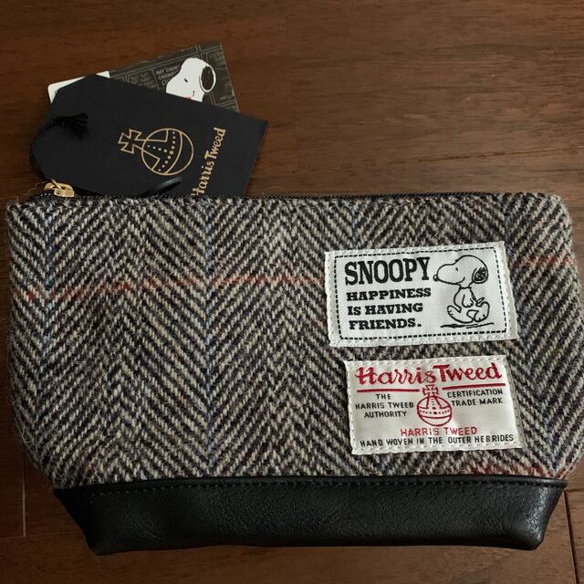 Harris Tweed(ハリスツイード)の【新品】ハリスツィード×スヌーピー　ポーチ レディースのファッション小物(ポーチ)の商品写真