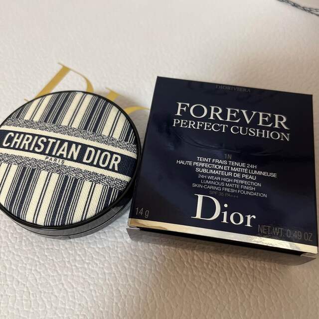 お値下げ致しました　Dior ファンデーション　新品