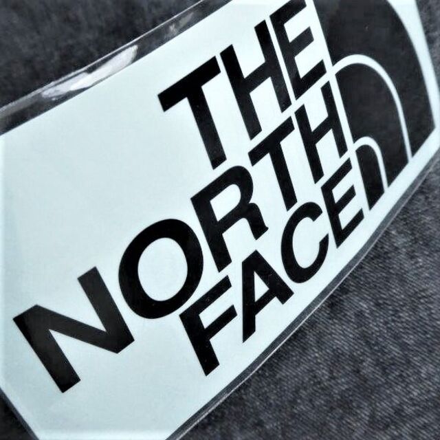 THE NORTH FACE(ザノースフェイス)の2枚セット TNF ステッカー NN32347 BK NN32229 HO 新品 メンズのファッション小物(その他)の商品写真