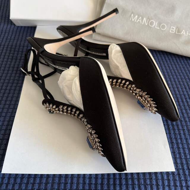 新品 希少 マノロブラニク JAMALA サンダル パンプス ミュール 新品 希少 マノロブラニク JAMALA サンダル パンプス ミュール