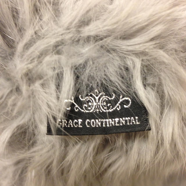 GRACE CONTINENTAL(グレースコンチネンタル)のGRACE ラビットファーベスト レディースのジャケット/アウター(毛皮/ファーコート)の商品写真