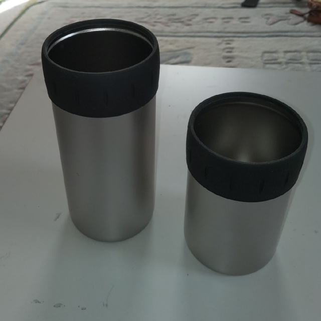 THERMOS(サーモス)のサーモス　保冷　缶ホルダー　350ml,500mlセット インテリア/住まい/日用品のキッチン/食器(タンブラー)の商品写真