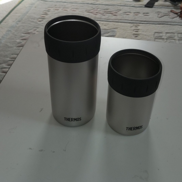 THERMOS(サーモス)のサーモス　保冷　缶ホルダー　350ml,500mlセット インテリア/住まい/日用品のキッチン/食器(タンブラー)の商品写真