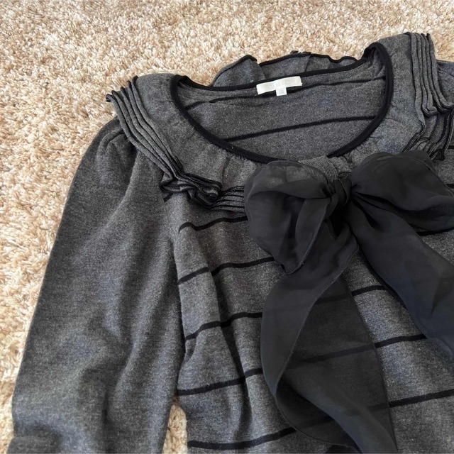 美品✨【TO BE CHIC】トゥービーシック フリルリボントップス 美品✨【TO BE CHIC】トゥービーシック フリルリボントップス