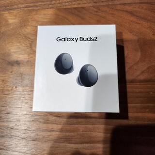 ギャラクシー(Galaxy)の🌸新品🌸Galaxy Buds2 graphiteた(ヘッドフォン/イヤフォン)